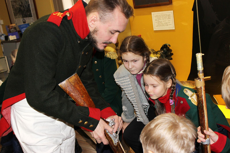 Праздничную программу ко Дню защитника Отечества подготовили парки и музеи ЗАО