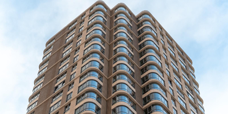 В жилом комплексе в Раменках завершился монтаж фасадов и остекления