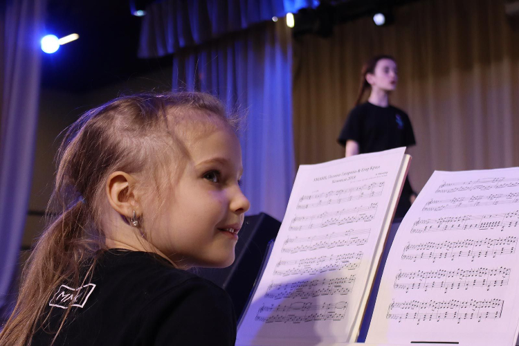 Более 500 кружков и секций могут бесплатно посещать дети участников СВО на северо-востоке столицы