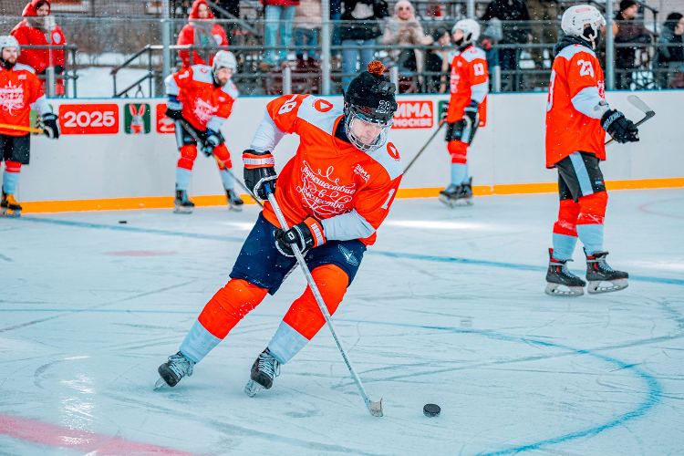 Благотворительный хоккейный матч с участием звезд спорта пройдет в Москве 13 декабря