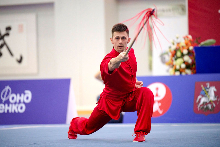 Групповая тренировка по ушу при свечах пройдет в Москве 24 декабря