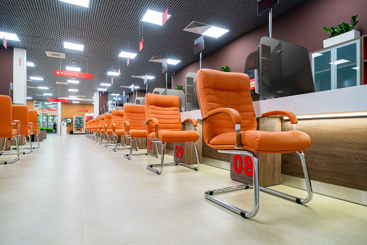 Собянин: 12 зданий центров госуслуг планируется обновить в Москве в этом году