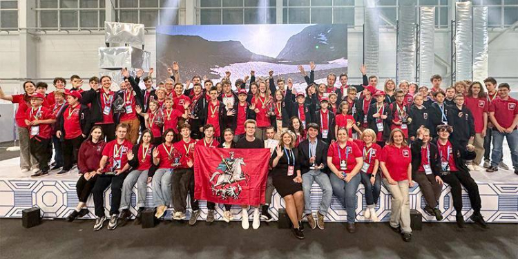 Собянин: Московские школьники стали лучшими на робототехнической олимпиаде