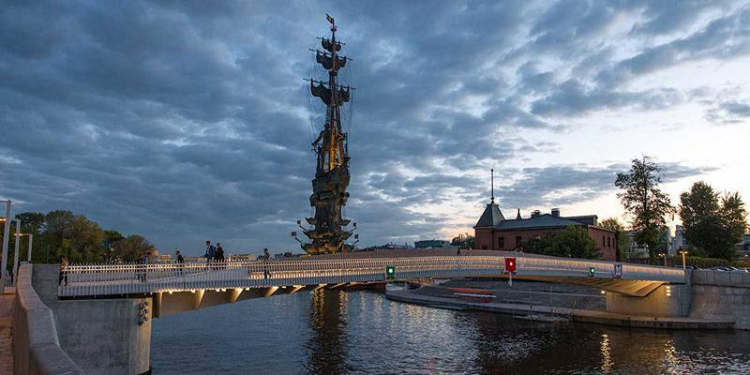 Собянин: До 2027 года в Москве будет построено еще несколько пешеходных мостов