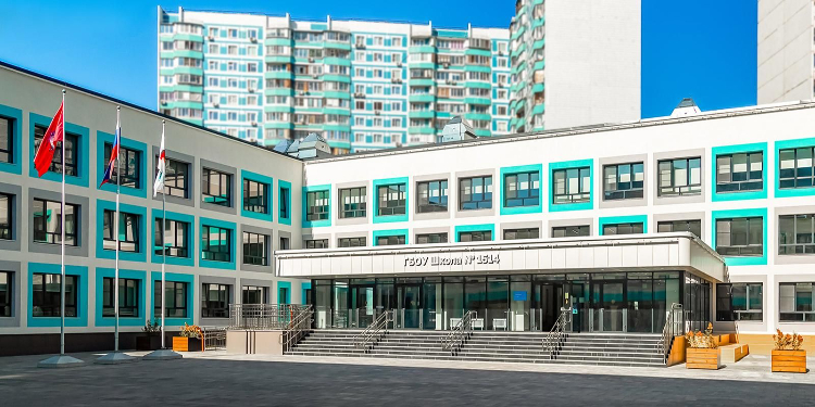 Собянин сообщил о планах строительства и реконструкции около 120 школьных зданий