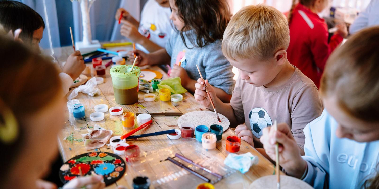 Какие кружки и секции могут бесплатно посещать дети участников СВО на юге Москвы