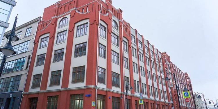 Фасады главного корпуса типографии Сытина на Пятницкой улице обновили