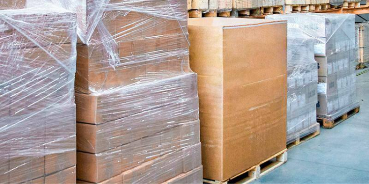 Участник ярмарки в ЦАО отправляет в зону СВО стройматериалы и инструменты