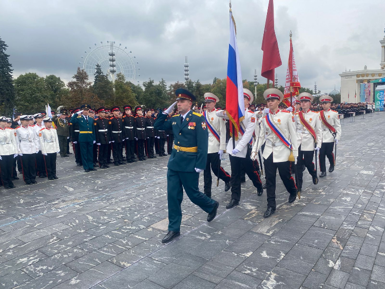 Церемония посвящения в кадеты Навигацкой и Дипломатической кадетских школ прошла на ВДНХ