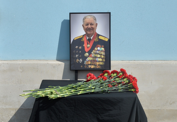 Век героя: в Москве прошло прощание с ветераном Великой Отечественной войны