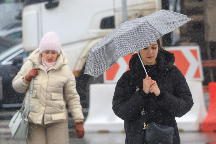 Заморозки после аномальной жары: на западе Москвы к концу недели выпадет снег