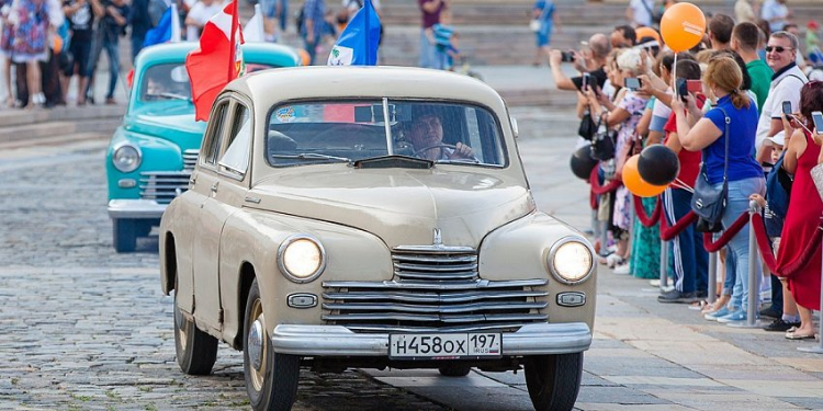 Экипажи готовятся к старту: ралли на классических авто пройдет в ЗАО