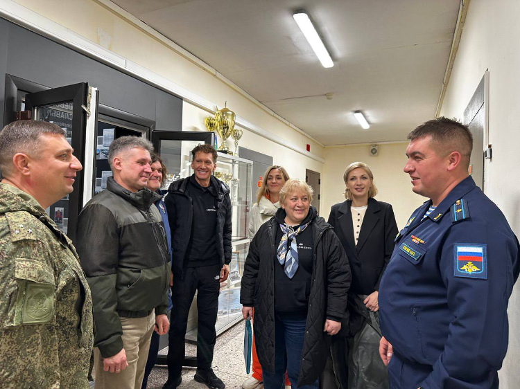Поделиться чудом. Сбор гуманитарной помощи к праздникам идет в ДК Горбунова