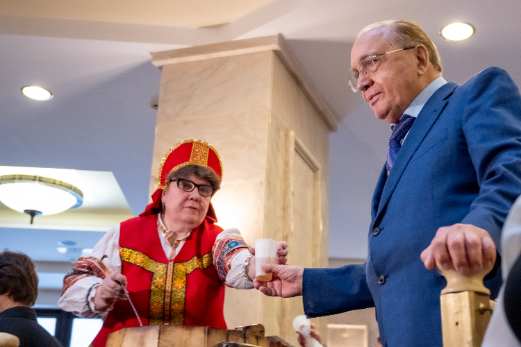 От сессии до медовухи: в МГУ отметили День студенчества