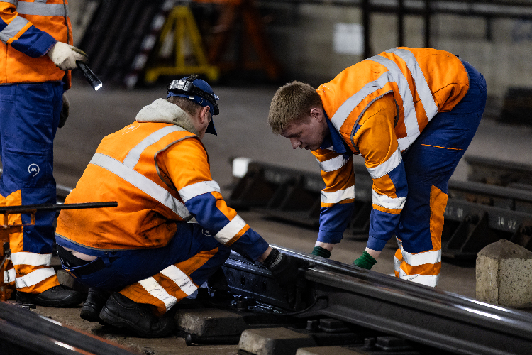 Ночная жизнь подземки: что происходит на БКЛ, когда округ спит