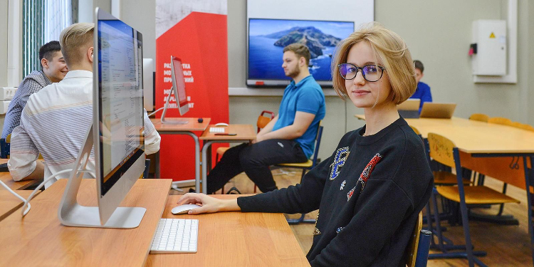 Школьники смогут попробовать себя более чем в 150 профессиях на дне открытых дверей в колледжах столицы