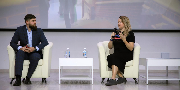 Столичная молодежь встретилась с ветеранами СВО на форуме «Герой моего района»