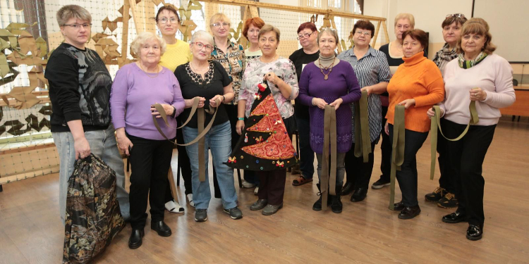 Волонтеры в Восточном Дегунине направили на фронт более 110 гуманитарных грузов