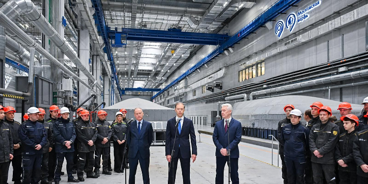 Сергей Собянин открыл верфь для строительства инновационных электросудов
