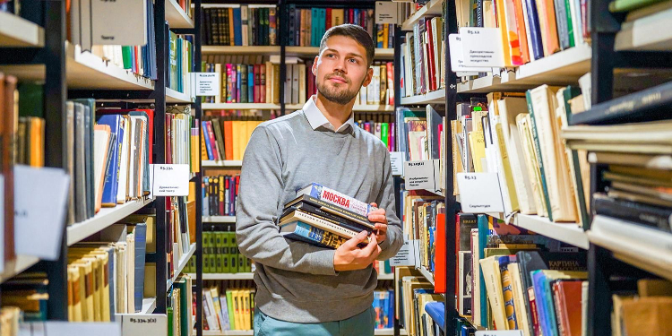 Бронирование книг и афиша событий: чем удобен сервис «Библиотеки Москвы»
