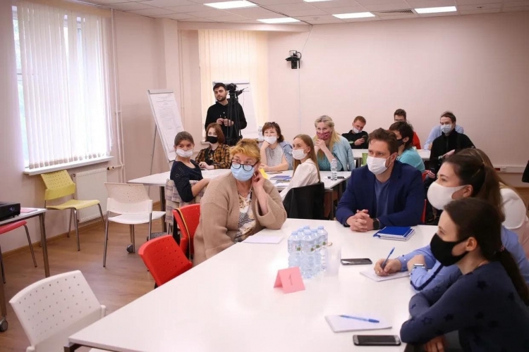 Московская «Единая Россия» проводит масштабное обучение для 11 тысяч наблюдателей