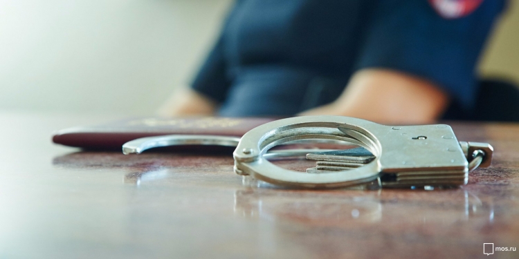 На западе столицы оперативники задержали подозреваемого в мошенничестве