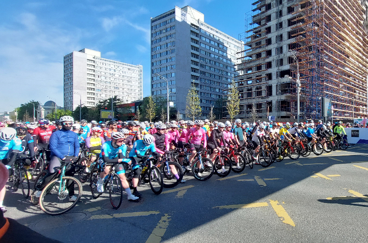 Около 1300 велосипедистов-любителей приняли участие в велогонке «Садовое кольцо»