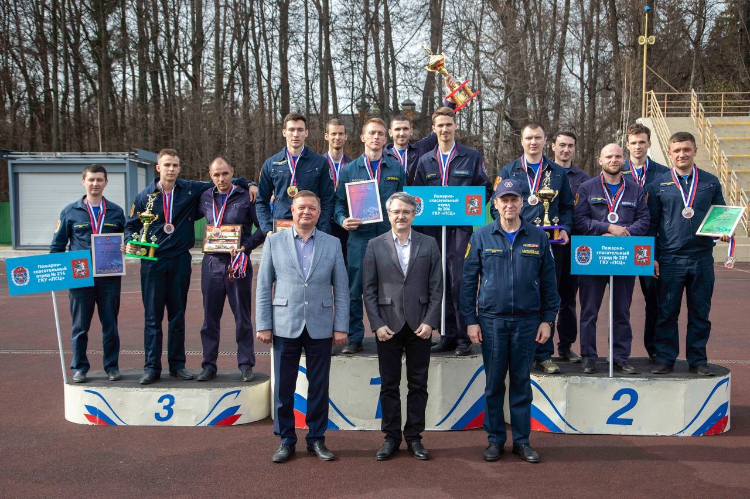 На пределе возможного: пожарные и спасатели Москвы покорили «Пожарный Олимп»