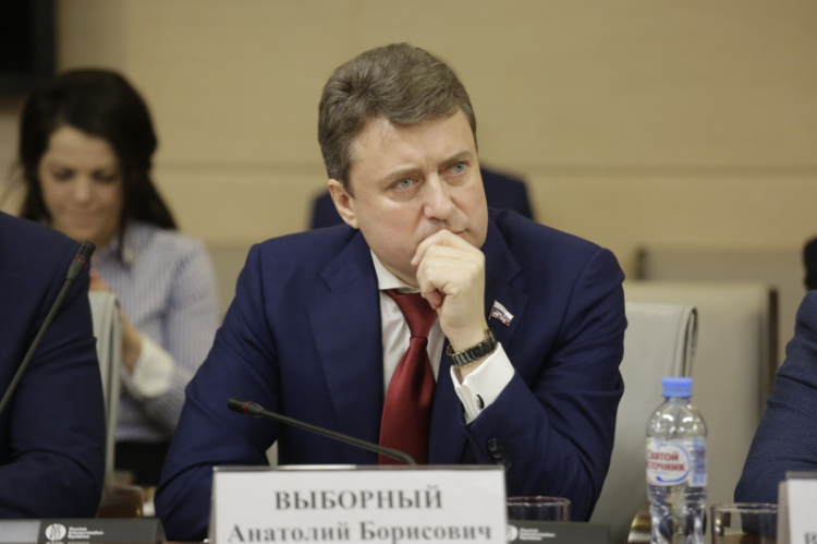 Анатолий Выборный: В обществе есть запрос на патриотическое воспитание молодежи