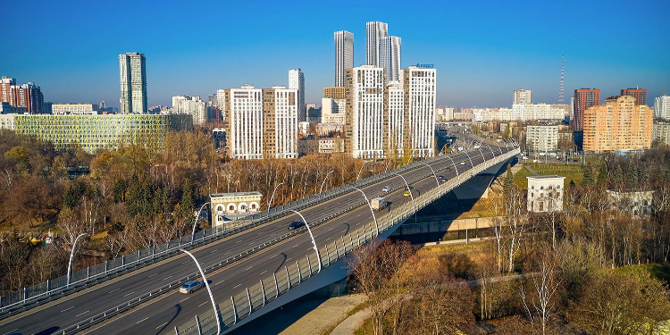Собянин: В 2025–2027 годах в Москве планируется ввести еще 259 км дорог