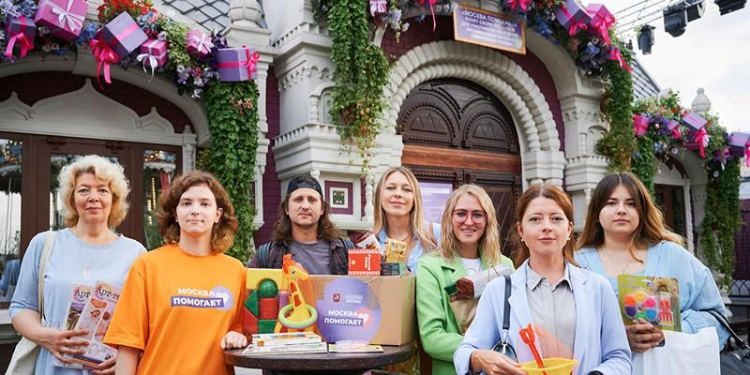 На площадках проекта «Зима в Москве» откроются домики добра «Москва помогает»