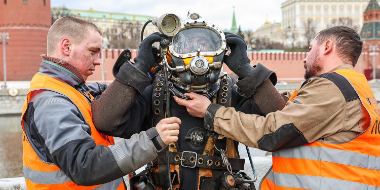 Уникальные работы: Собянин рассказал об обновлении линий на дне Москвы-реки