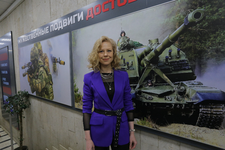 Певица Юта встретилась с контрактниками в Едином пункте отбора на военную службу в Москве