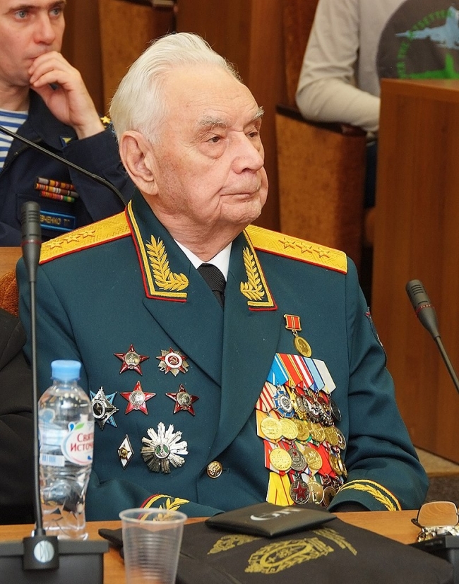 Участнику Великой Отечественной войны генерал-полковнику  Борису Павловичу Уткину исполнилось 97 лет