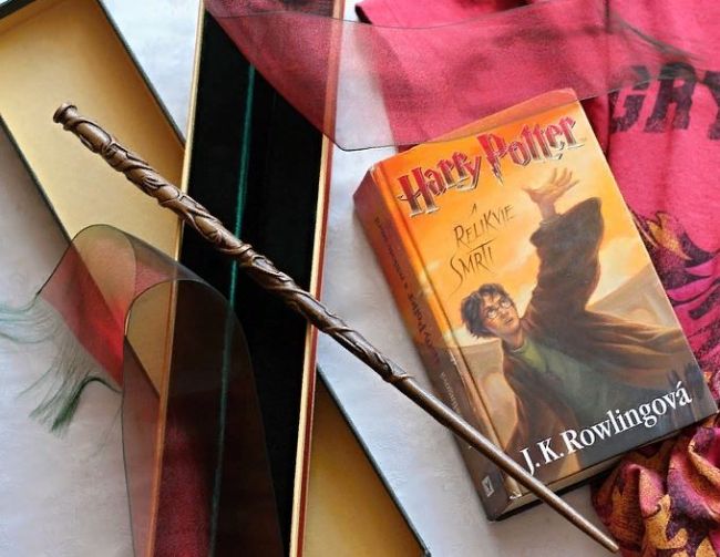 Гарри Поттер и самоизоляция. Директор школы читает вслух онлайн