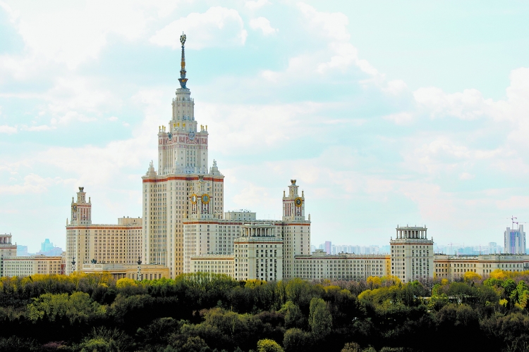 Здание физфака МГУ на Воробьевых горах отремонтируют