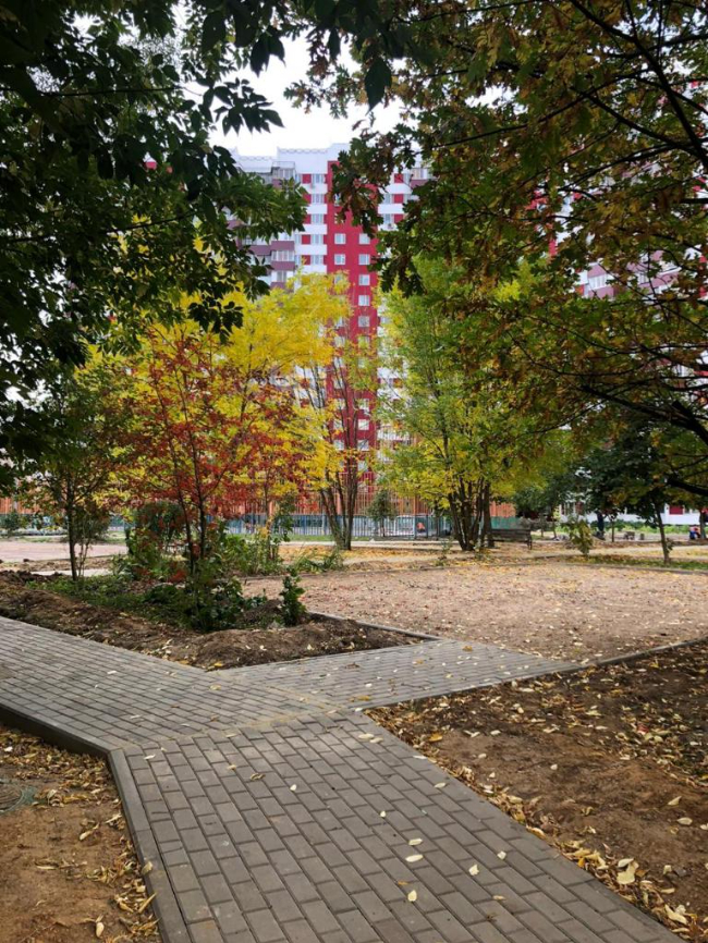 В Ново-Переделкино ведутся работы по благоустройству