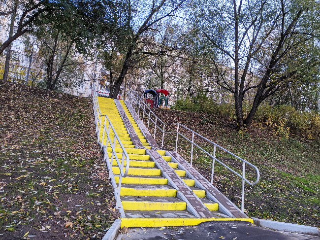 Снизу вверх. На Матвеевской улице появилась новая лестница