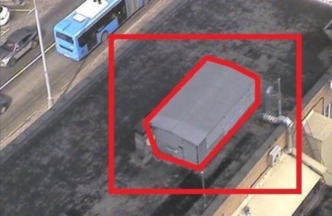 В Можайском демонтирована незаконная постройка на крыше торгового центра