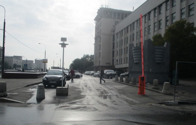 В Дорогомилове демонтировали шлагбаум, незаконно перекрывающий доступ автомобилистам