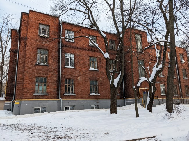 Вчера, сегодня, завтра. В здании 1916 года постройки на улице Василия Ботылева проходит капитальный ремонт