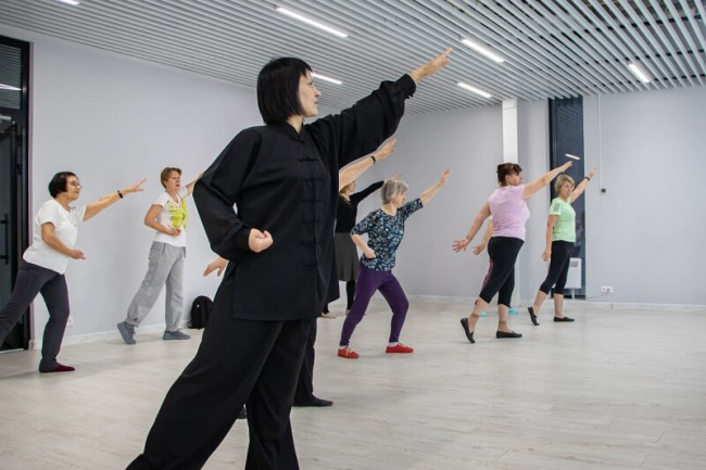 Питалес, йога, зумба, гимнастика: в проекте «Московское долголетие» возобновились очные спортивные занятия