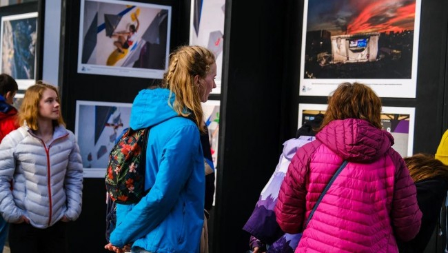 Покоряя вершины. На Киевском вокзале открылась фотовыставка, посвященная скалолазанию