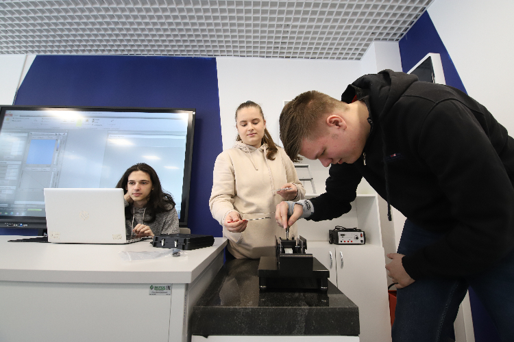 Старт даёт «Протон». Один из первых аэрокосмических классов откроется в районе Филёвский Парк