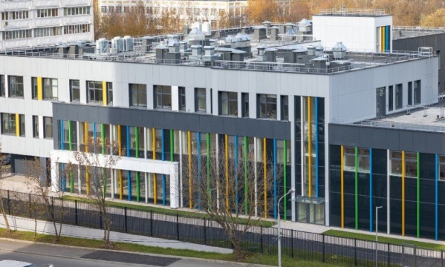 Строительство учебного корпуса на улице Академика Анохина выходит на завершающий этап