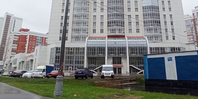 На Мосфильмовской улице выставили на торги помещение в жилом доме