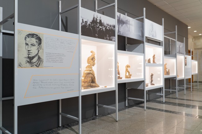 О войне и мире. В Музее Победы открылась выставка скульптора Семёна Лоика