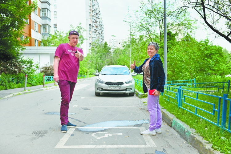 От подъезда в школу. Редакция «НЗМ» помогла организовать льготную парковку для семьи с ребёнком-инвалидом