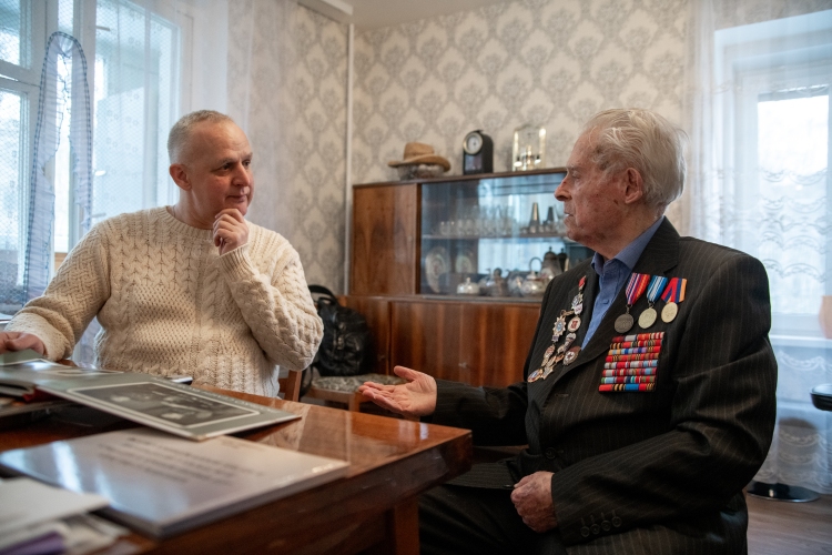 Чтить свое Отечество. Редакция «НЗМ» поздравила ветерана ВОВ Семена Люлько