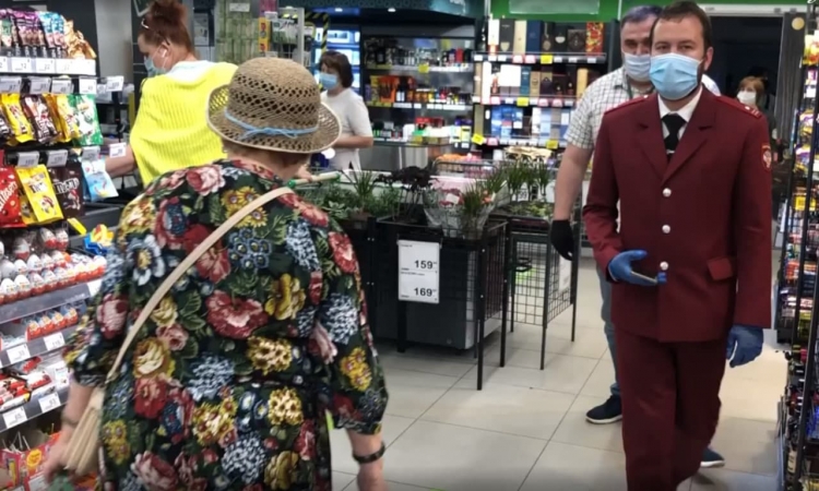 Магазин «Перекрёсток» в ЮВАО опечатали после выявления случаев COVID-19 у персонала
